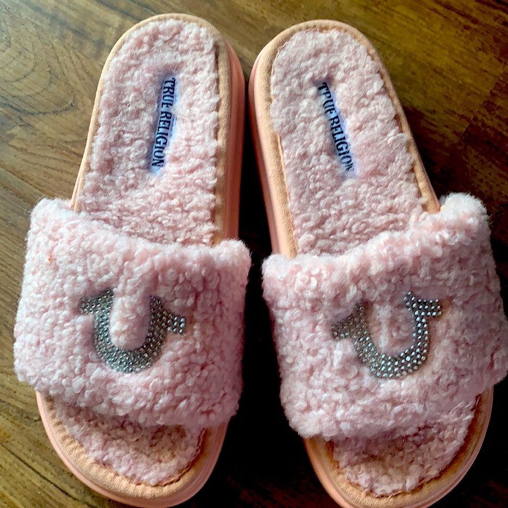 TRUE RELIGION SLIDES💜